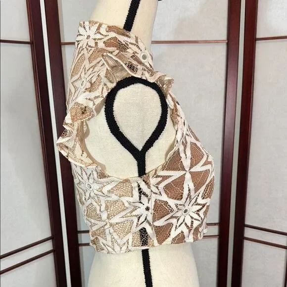 Tan Crop Blouse with Graphic Mandarin Collar - Picture 2 of 4